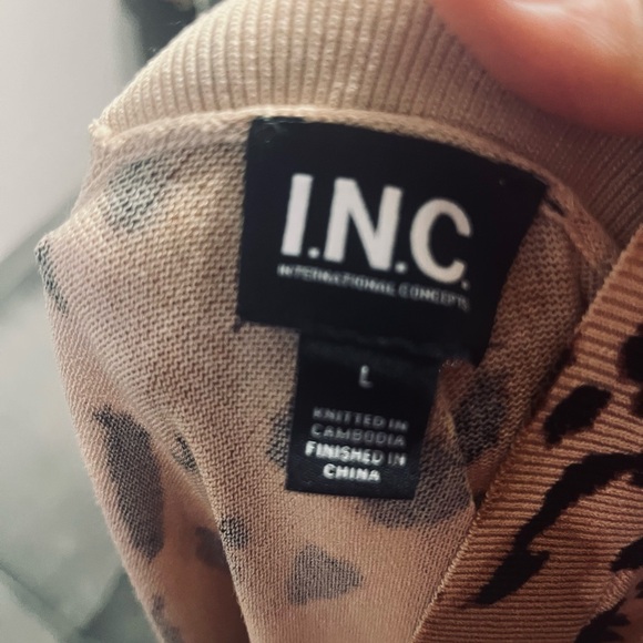 INC International Concepts Tan and Black Leopard Print V-Neck Top - Picture 11 of 11